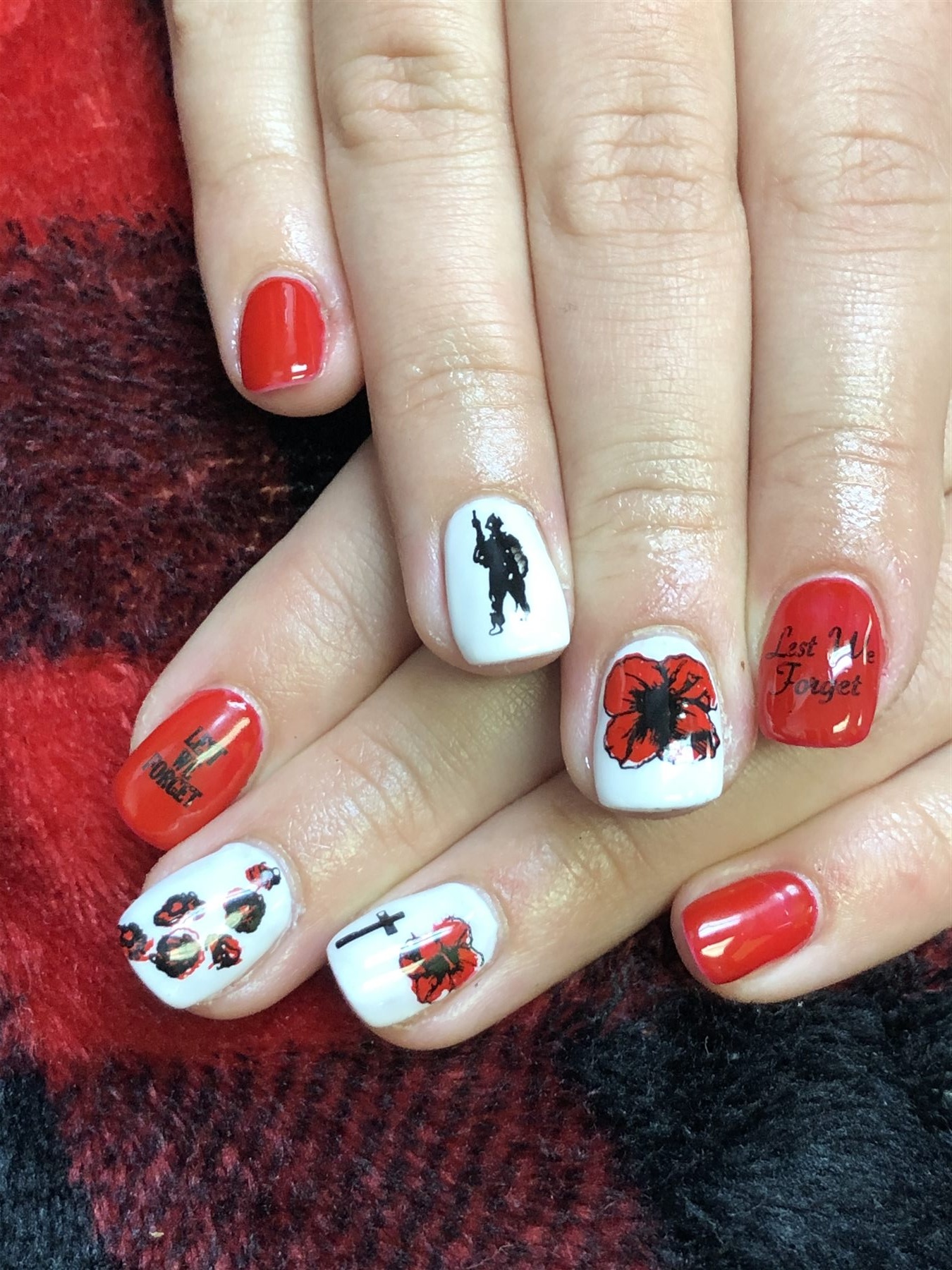 Remembrance Day Poppy Nails