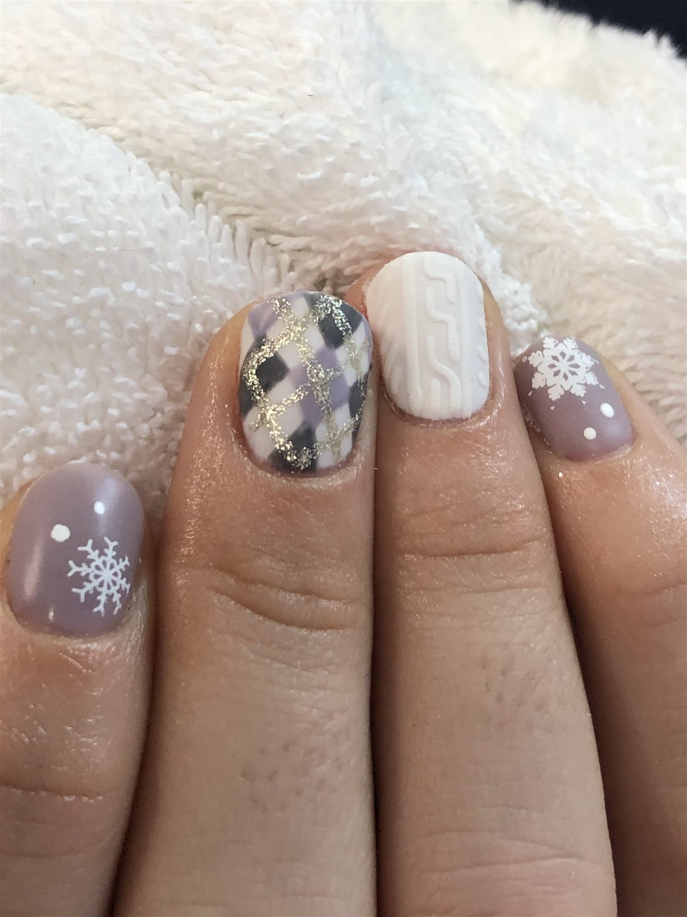 Winter Sweater & Argyle Nails